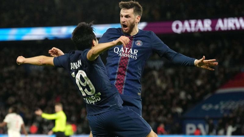 两轮点球成 两轮点球成